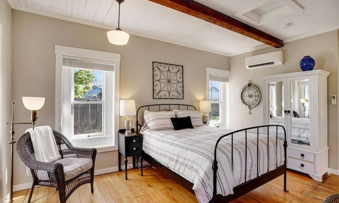 Albany Cottage | The Vine Street Cottage c1895!