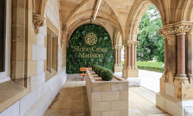 Newland Near Ulverston Cottage | The Violet Suite Stone Cross Mansion