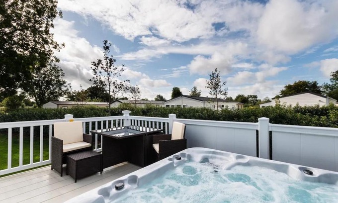 South Cerney House | The Warren