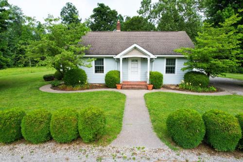 Helmsburg House | The Wayside Cottage