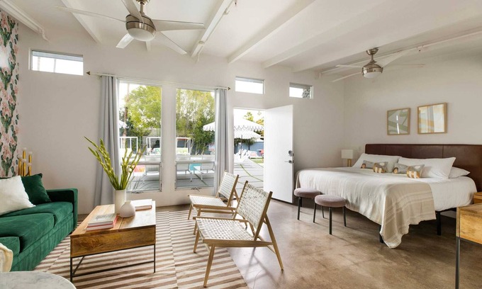 Tahquitz River Estates Hotel | The Wesley by Avantstay A 10 BR Private Boutique Hotel Experience in the Heart of Palm Springs