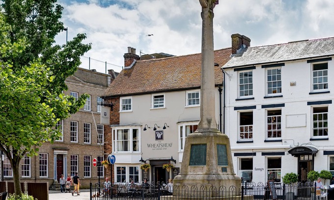 Newport Hotel | The Wheatsheaf Hotel