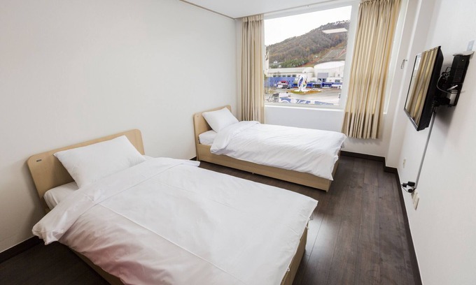 Bongpyeong House | The White View Pension
