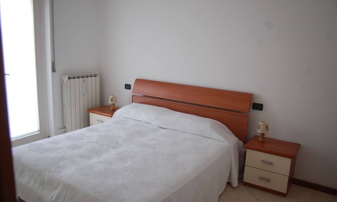 Borgo Roma Apartment | The Window to the Park