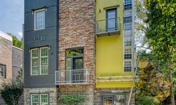 Indianapolis House | The Y and Studio B @Keystone 6BED/4.5 BATH STUNNER