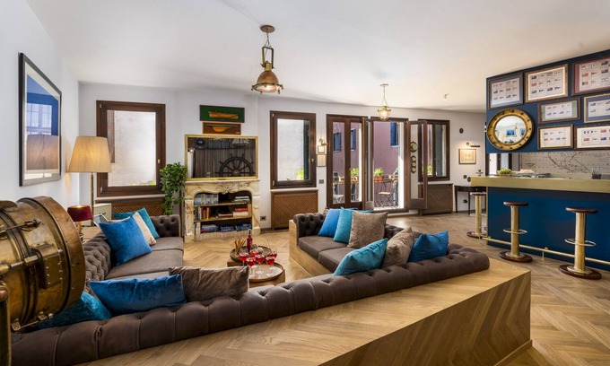 Castello Apartment | The Yacht House Canal View