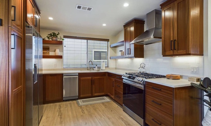 Arcata House | The Yellow Doors "B"