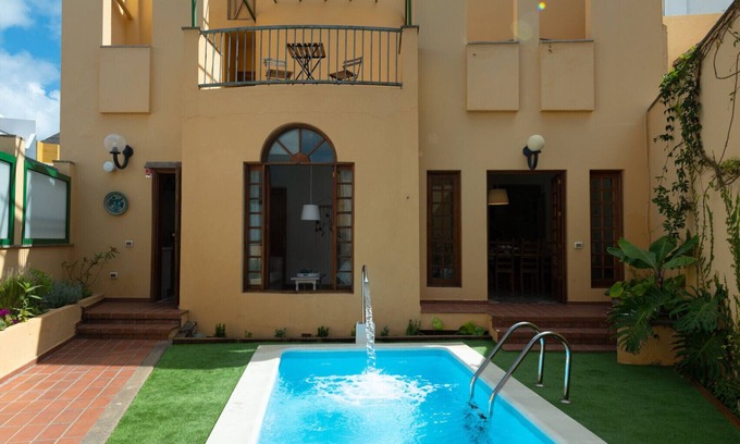 Galdar Villa | The Yellow House - Solarium - Climatized Pool