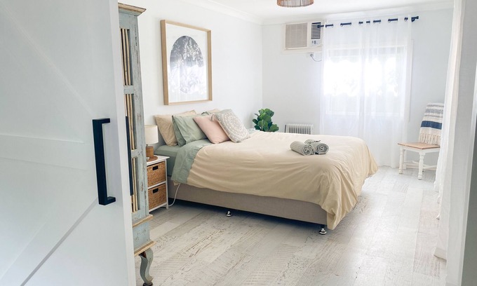 Umina Beach Cabin | The Yoga Retreat - Walking distance to Umina Beach
