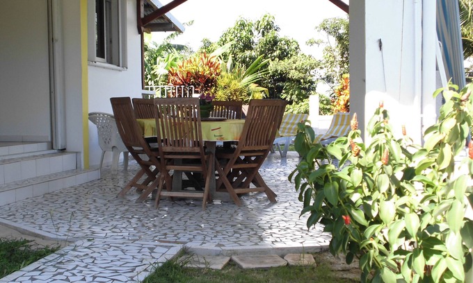 Sainte-Anne Villa | ' The Zandoli ' T3 Bottom of very quiet villa in Ste Anne free Wi-fi