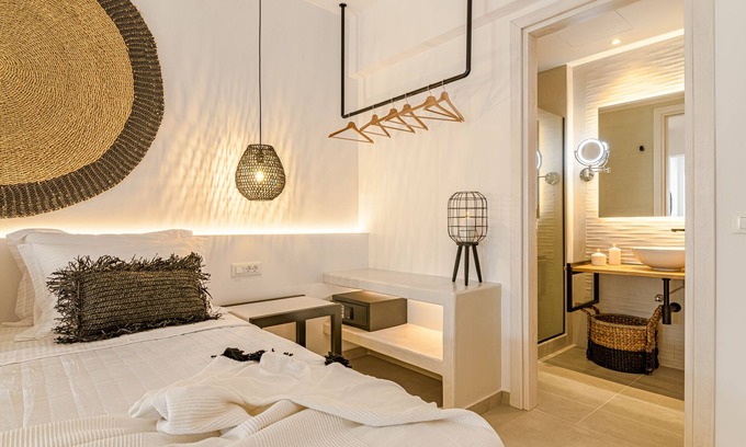 Pyrgos Bed & Breakfast | THEALOS SANTORINI
