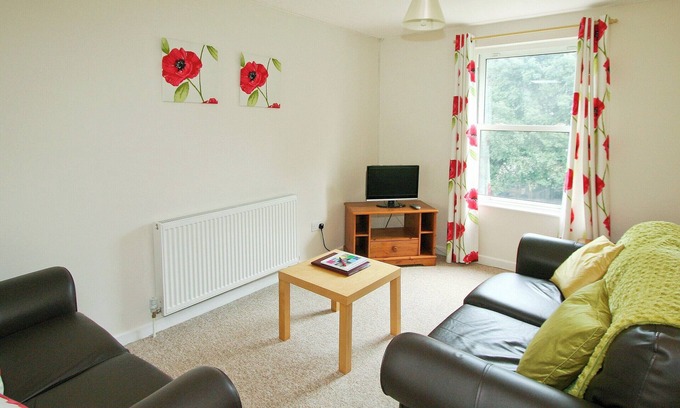 Torquay Cottage | There’s plenty to do here to make Poppy an ideal romantic getaway.