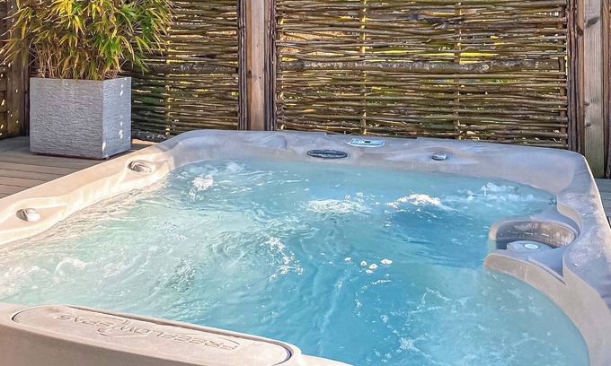 Brundall Cottage | These gorgeous cottages will comfortably sleep up to 6 guests.