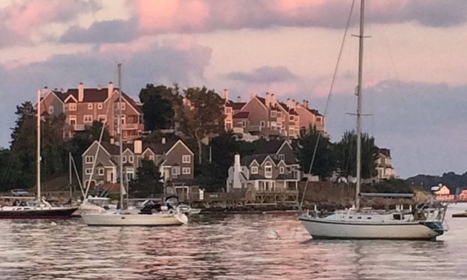 Hull Bed & Breakfast | Third Floor Suite in waterfront Victorian on peninsula surrounded by ocean