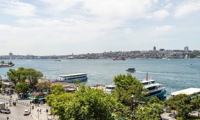 Uskudar Apartment | This apartment is a 2 bedroom(s), 1 bathrooms, located in Üsküdar, İstanbul.