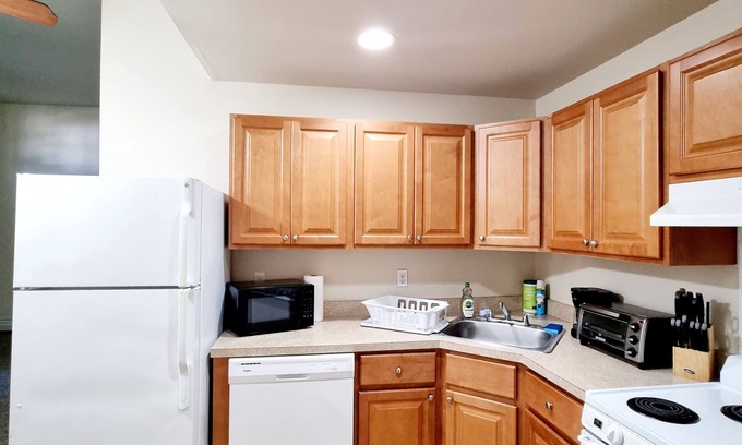Foxcroft Square Apartment | This apartment is a 1 bedroom(s), 1 bathrooms, located in Cheltenham Township, PA.