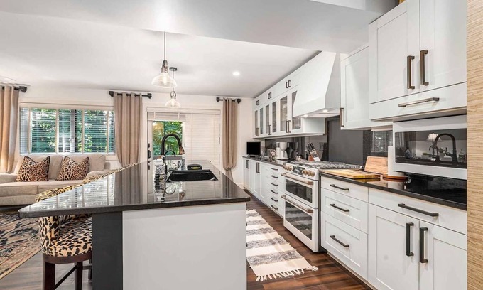 Harbor Springs Condo | This condominium is a 3 bedroom(s), 2.5 bathrooms, located in Harbor Springs, MI.