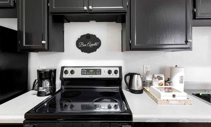 Gaslamp Quarter Hotel | This hotel is a 2 bedroom(s), 1 bathrooms, located in San Diego, CA.