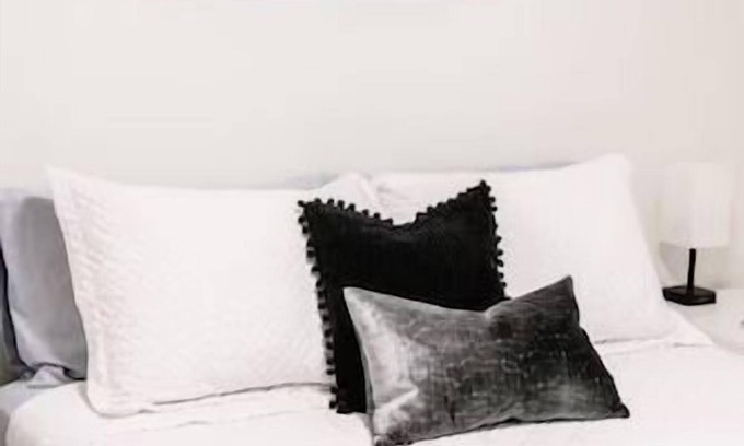 North End House | This house is a 2 bedroom(s), 2 bathrooms, located in Kelowna, BC.