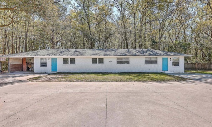 North Charleston House | This house is a 3 bedroom(s), 1 bathrooms, located in North Charleston, SC.
