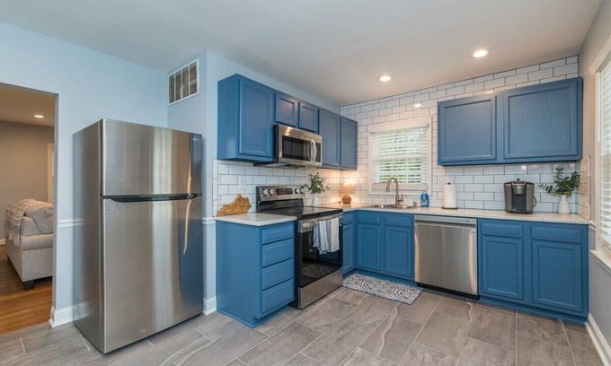 Lexington Apartment | This serviced apartment is a 3 bedroom(s), 1.5 bathrooms, located in Lexington, KY.