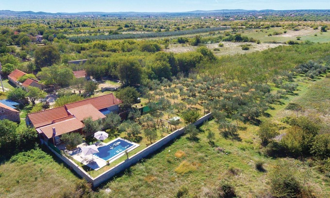 Oklaj House | This traditional stone house we have chosen for your vacation in the small village Ljuboti.