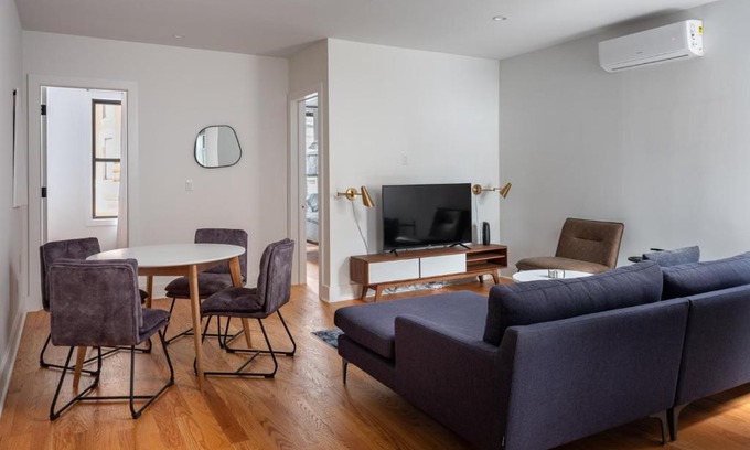 Greenpoint Apartment | Three Bedroom Brooklynite Suite!