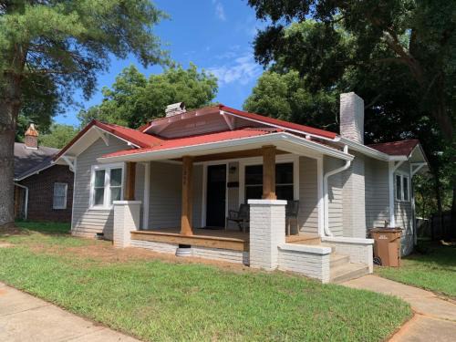 Lincolnton House | Three Bedroom Downtown Cottage