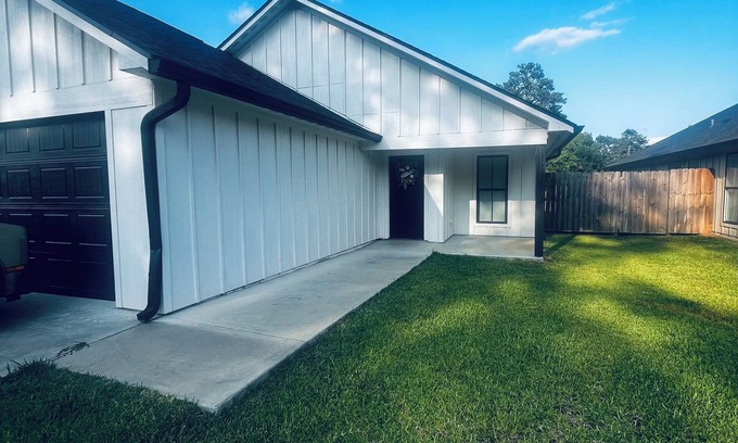 Leesville House | Three bedroom home in the center of Leesville