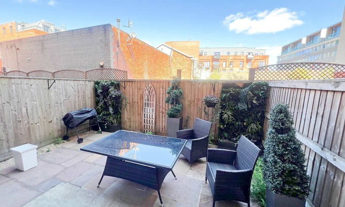 Saint Paul's House | Three bedroom house near Cabot Circus w.Parking sleeps 5 - Hopewell