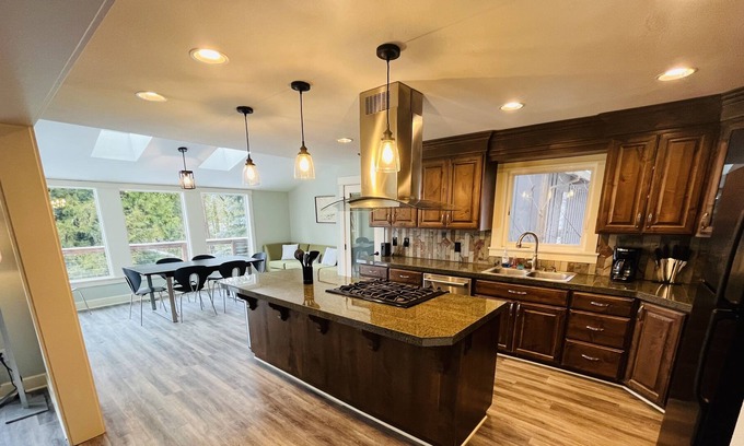 Corbett - Terwilliger - Lair Hill House | Three Bedroom Portland Home in Quiet, Safe, Wooded Neighborhood