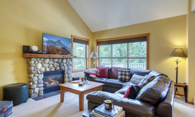 East Kootenay House | Three bedroom townhome ski-in/ski-out Upper Village