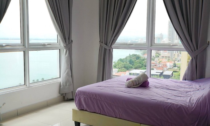 Downtown George Town Apartment | Three Bedrooms Suite with Fantastic view, near to Georgetown and Gurney