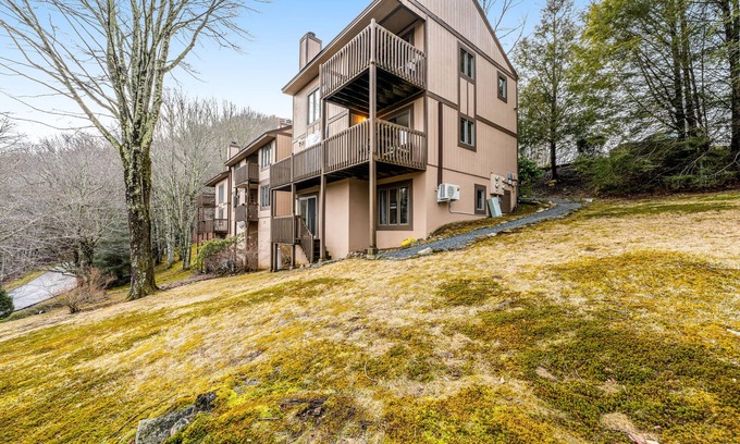 Sugar Mountain House | Three-level townhome with WiFi, gas fireplace, foosball, & mountain-view decks