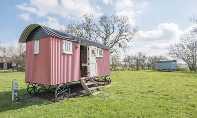 Framlingham Apartment | Thyme Shepherds Hut at Boundary Farm, Framlingham