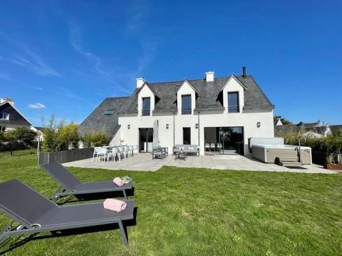 Locmariaquer House | Ti Ar Ch'astel, maison avec spa