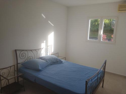 Saint-Claude House | Ti kabann face au coteau