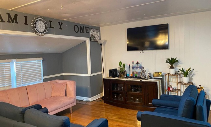 Channelview House | Tiger's house is a perfect mobile home whith special amenities.