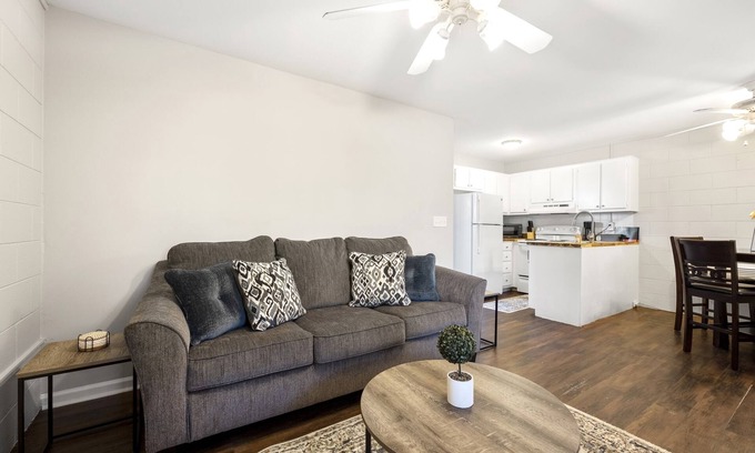 Central Apartment | Tiger's Refuge:Apt C 1br,1ba 10 mins from Clemson University