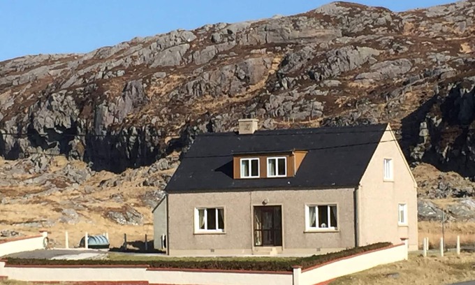 Flodabay House | Tigh 'a Chreagain, Geocrab, Isle of Harris