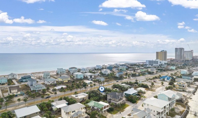 Pensacola Beach House | Tiki beach house- close to everything!