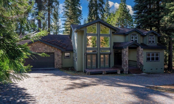 Shaver Lake House | Timber Lodge | 5 Min to Shaver Lake!