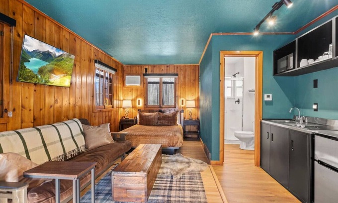 Colorado Springs Cabin | Timber Lodge Cabin #28