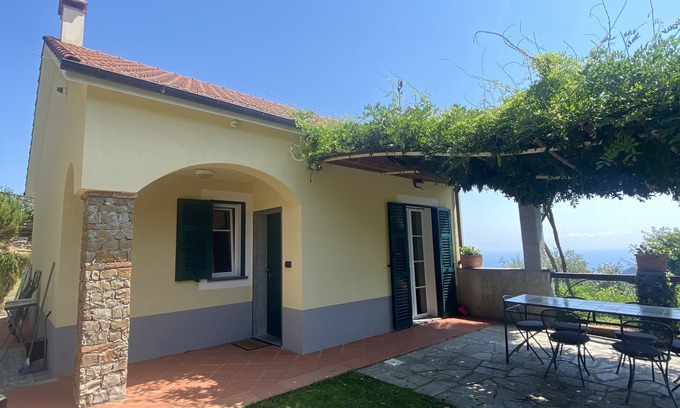 Moneglia House | TINA HOUSE "The Oleander"