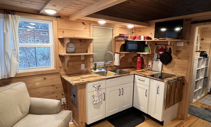 Newport Cabin | Tiny Cottage near the TN Smoky Mountains