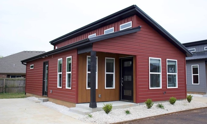 Centerton House | Tiny Home near MTB Trails, Wal-Mart HQ, Sleeps 6+