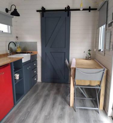 Golondrinas Apartment | Tiny House a metros del Lago Nahuel Huapi para 2 personas