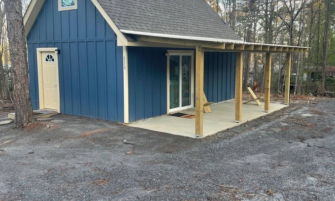 Dadeville Cabin | Tiny House (not on water front) near lake martin, and boat ramp