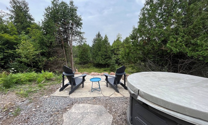 Trent Lakes Cabin | Tiny House on 52 Acre Property