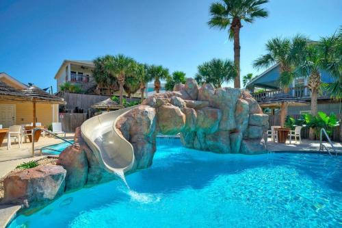 Port Aransas House | Tipsy Starfish by AvantStay Resort PoolBy Beach
